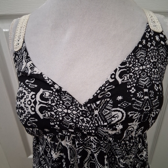 Planet Gold Black & White  Patterned Sun Dress  Size  M - Picture 2 of 11